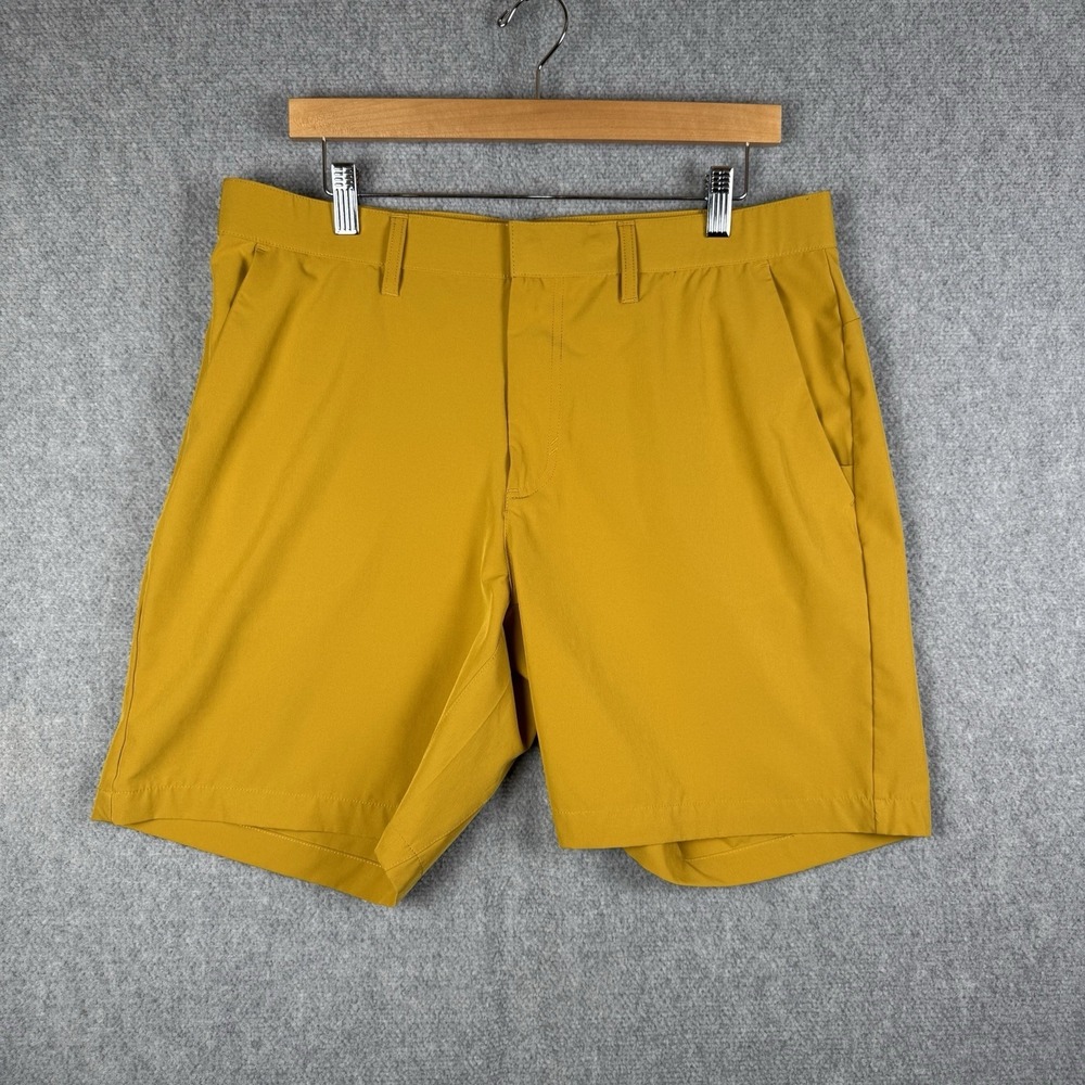 Fabletics Men's Shorts Mens Size Large Gold Golf Lightweight Moisture Wicking